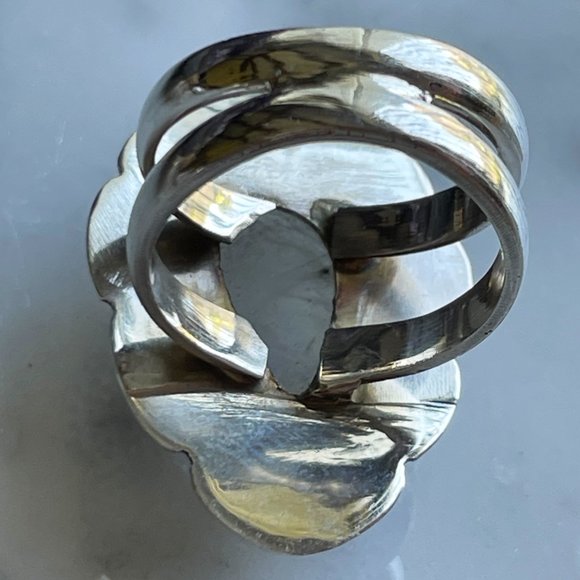 Natural Quartz Crystal Teardrop Cabachon Ring in 925 Sterling, Size 7 - Picture 5 of 9